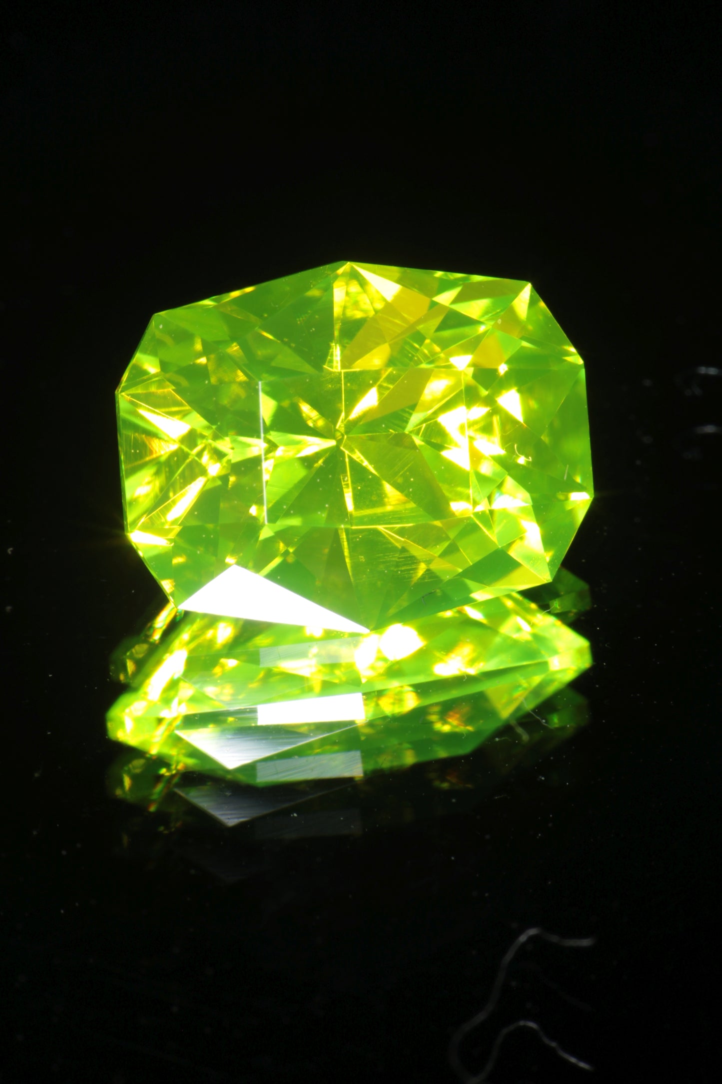 Green glowing LuAG lumogarnet gemstones