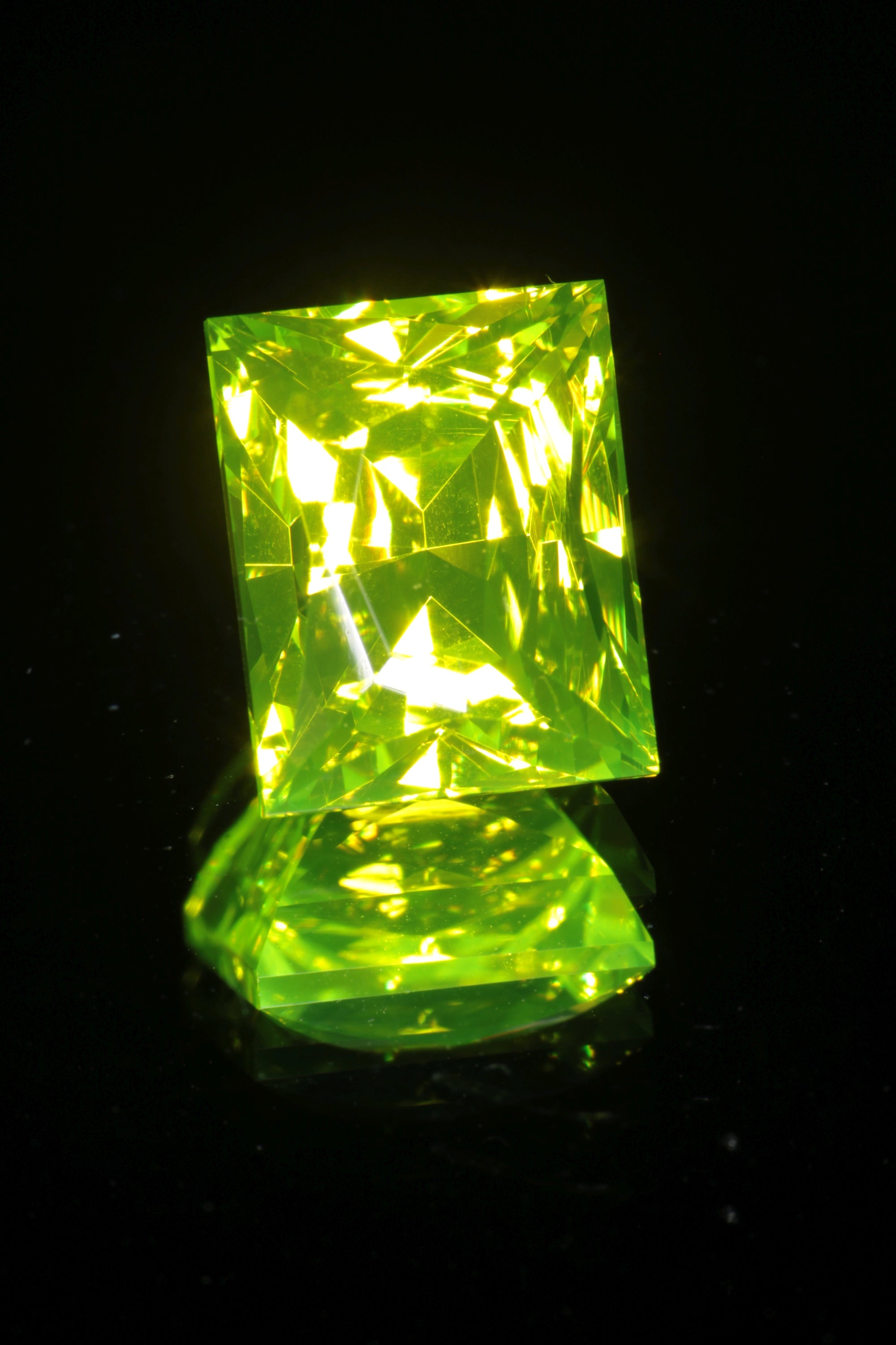 Green glowing LuAG lumogarnet gemstones