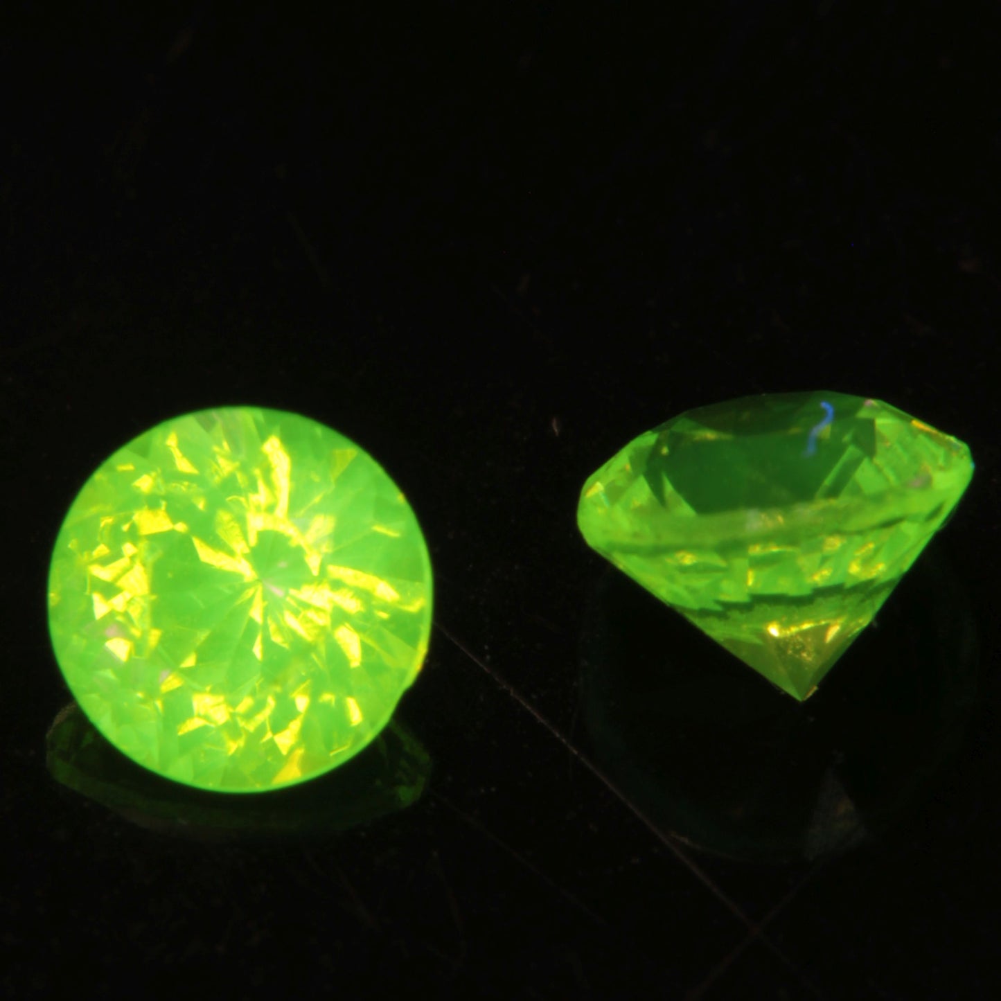 Bright Green LuAG Lumogarnet Round Melee Gemstone