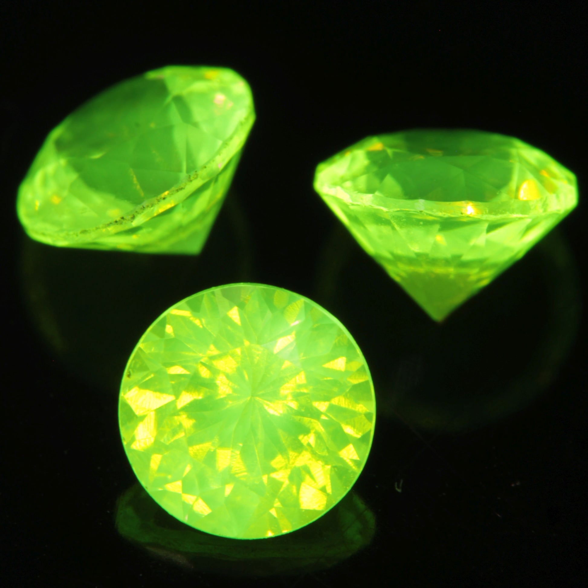 Bright Green LuAG Lumogarnet Round 4mm Gemstone