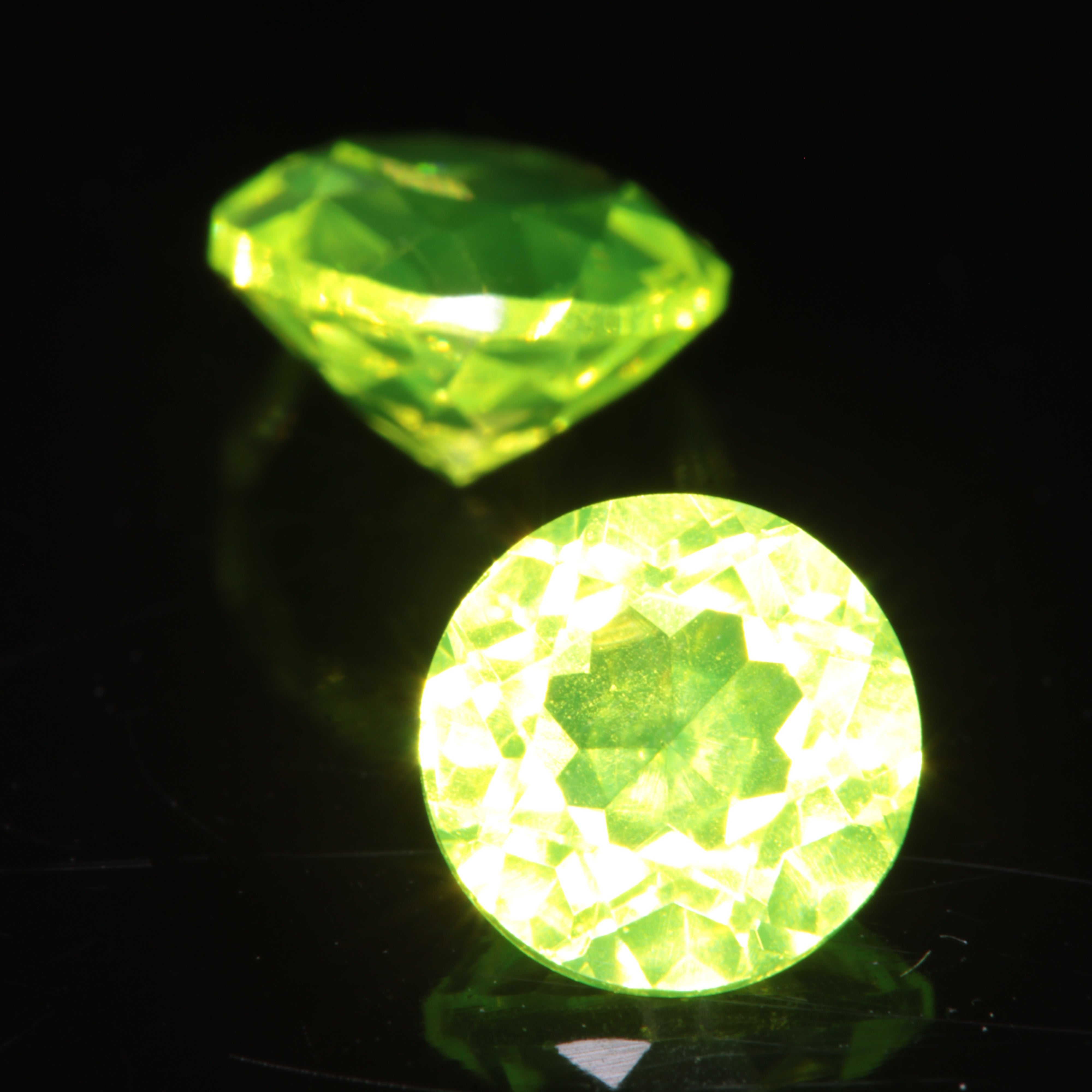 Shallow Cut green Gemstone