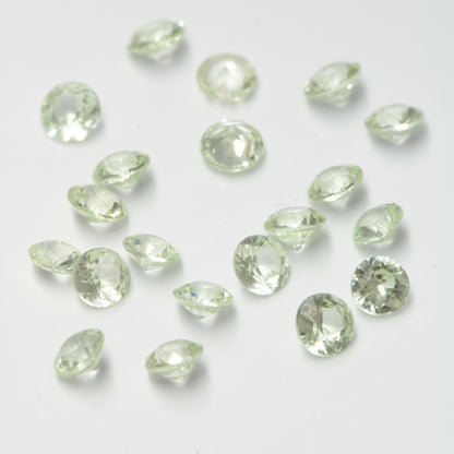 Cr3+ YAG Small 2 mm Melee Gems