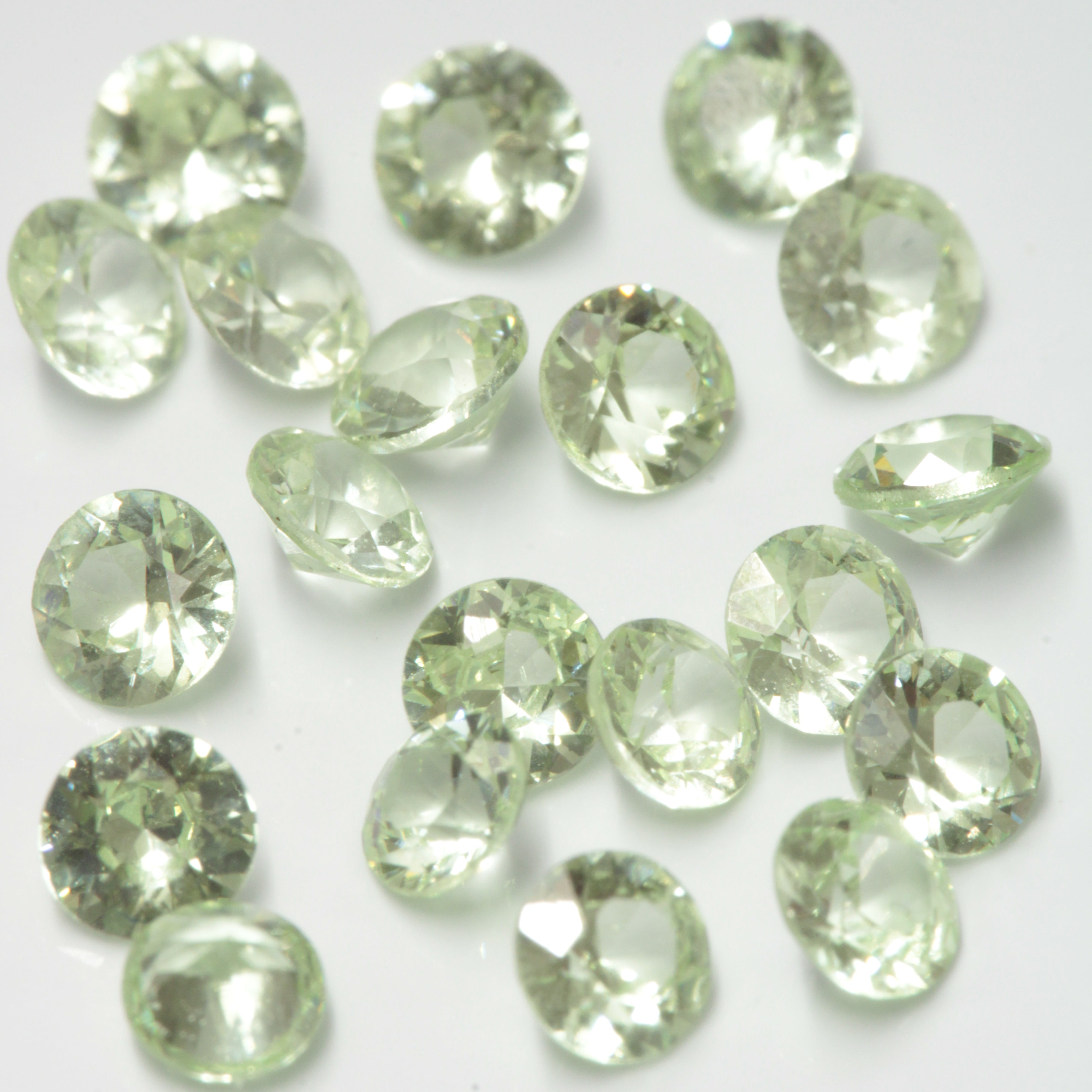 3mm Mint Garnet Round Gems