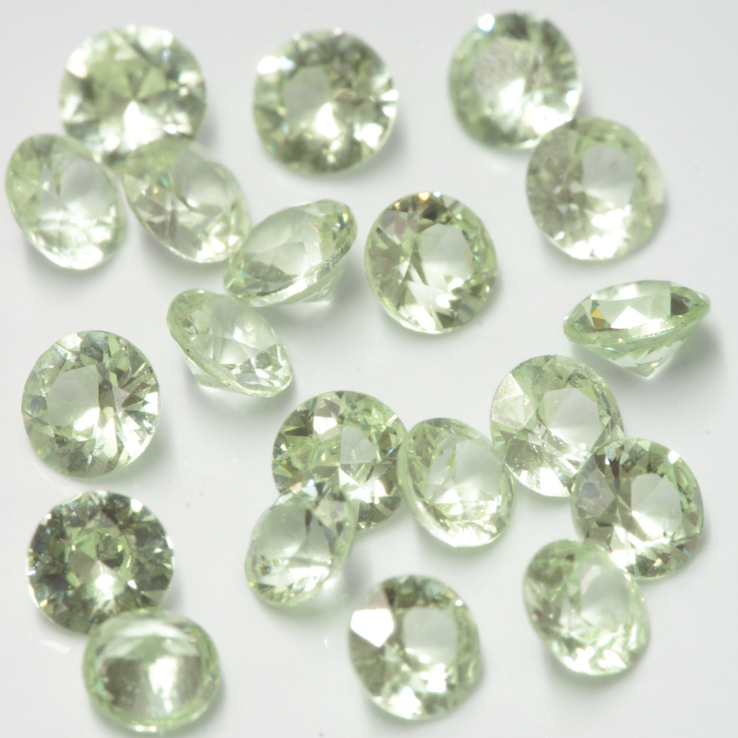 3mm Mint Garnet Round Gems