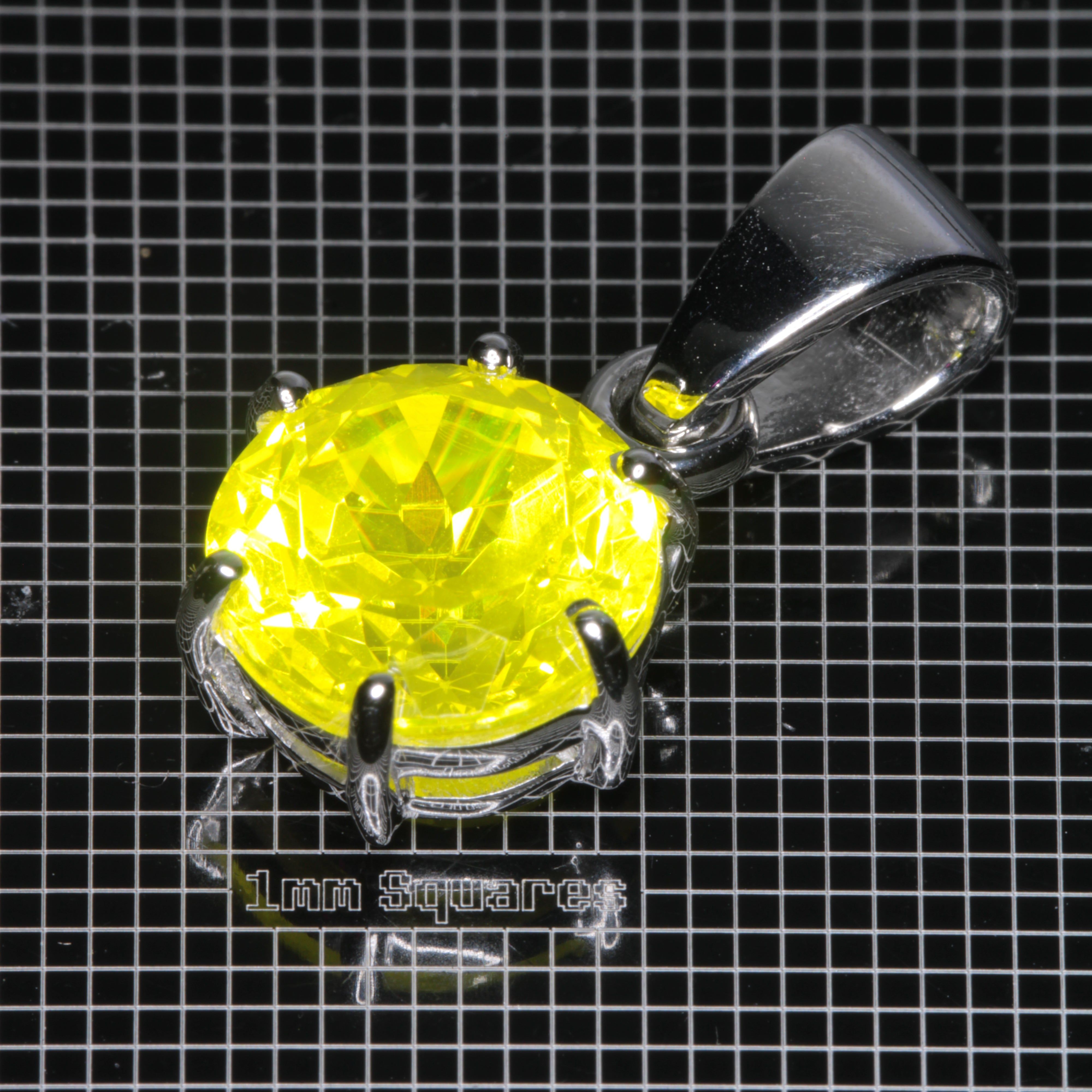faceted GAGG Pixel Pendant Jewelry