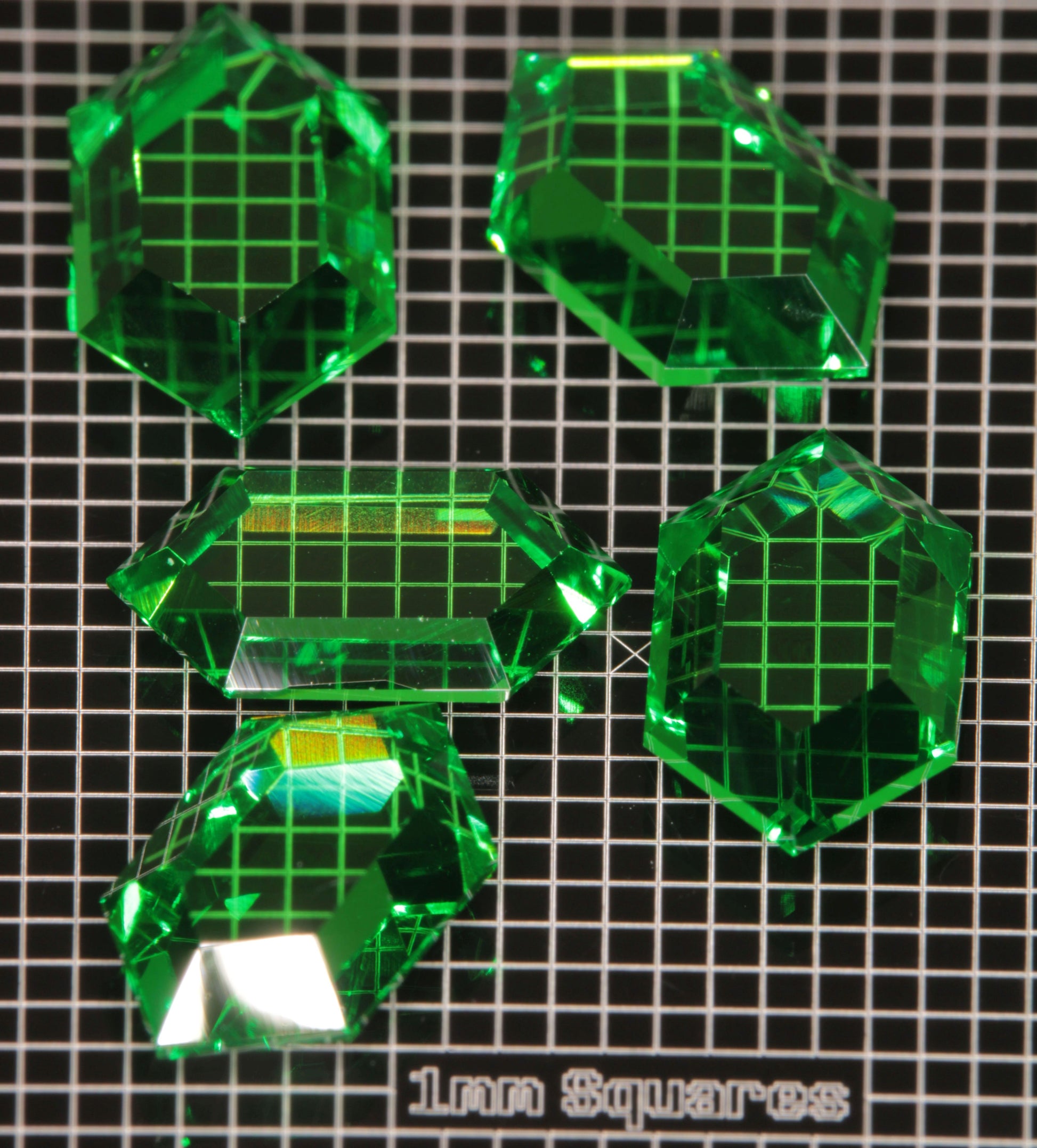 Green Vanadium YAG Retrohex Gemstone
