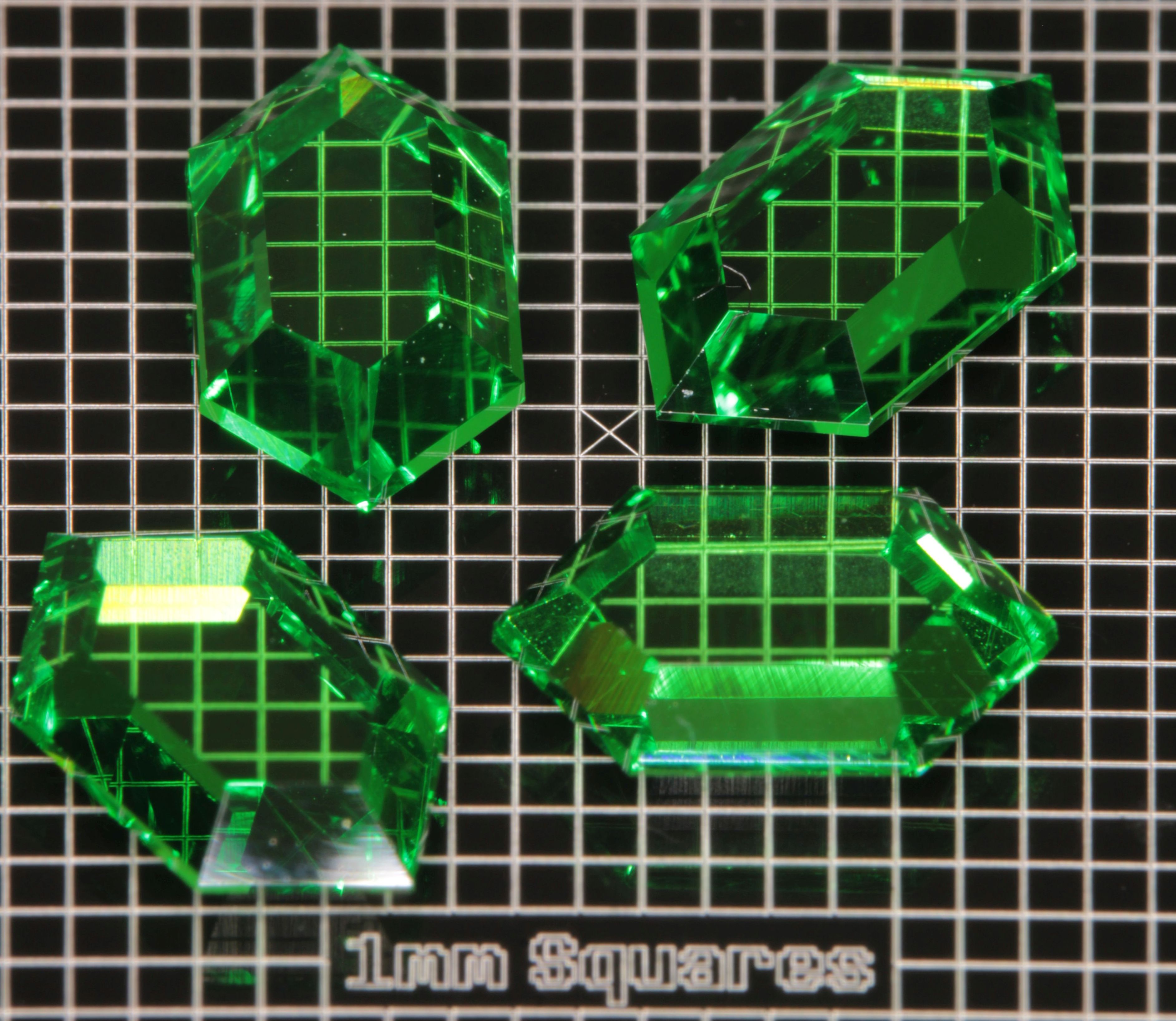 Green Vanadium YAG Retrohex Gemstone