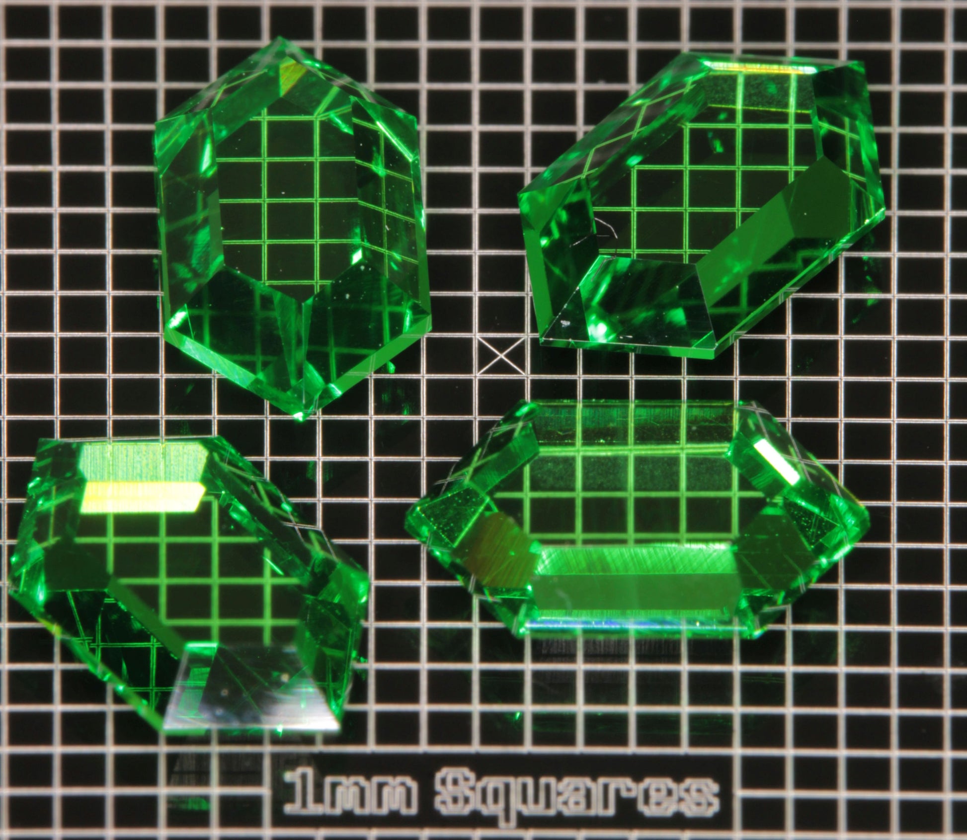 Green Vanadium YAG Retrohex Gemstone