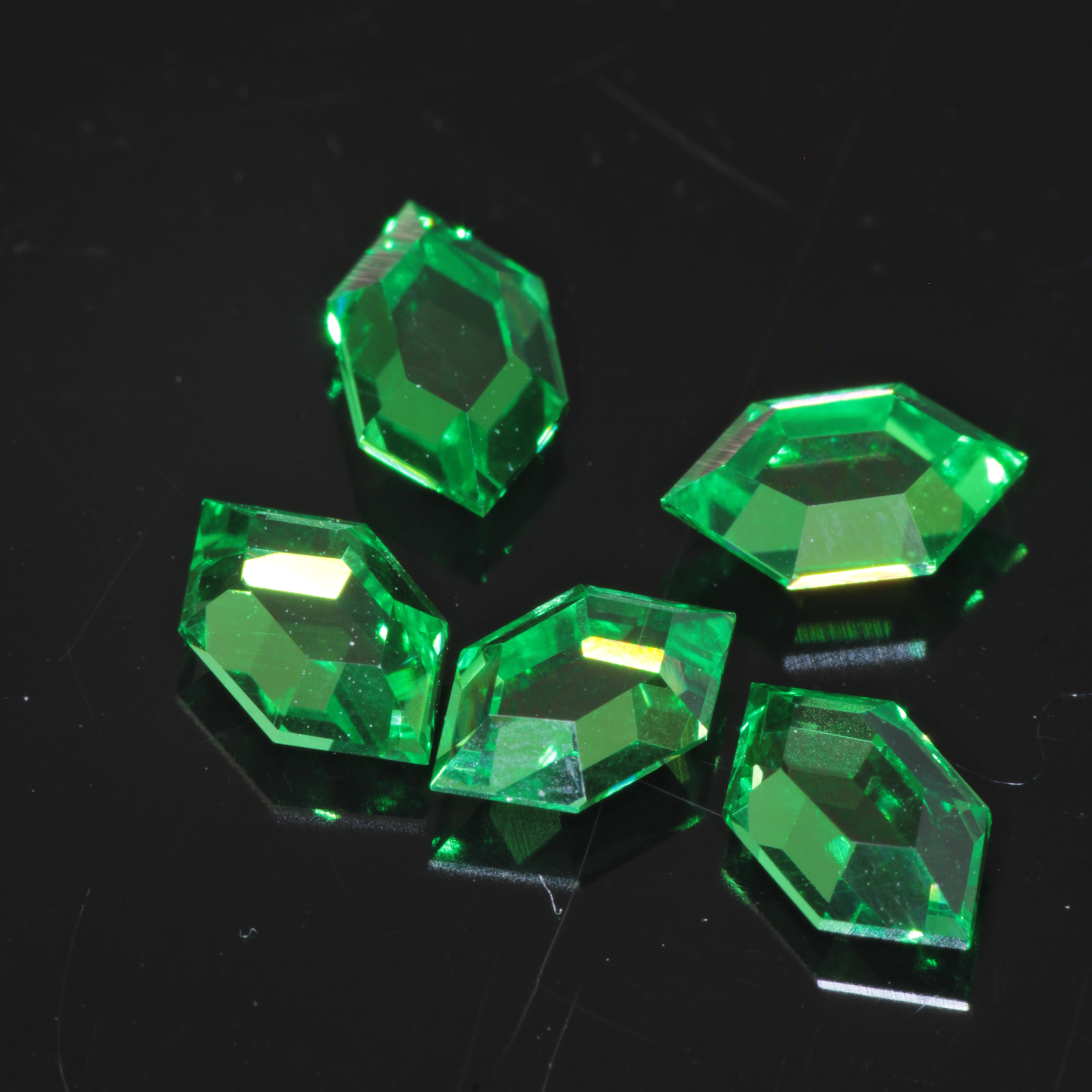 Green Vanadium YAG Retrohex Gemstones