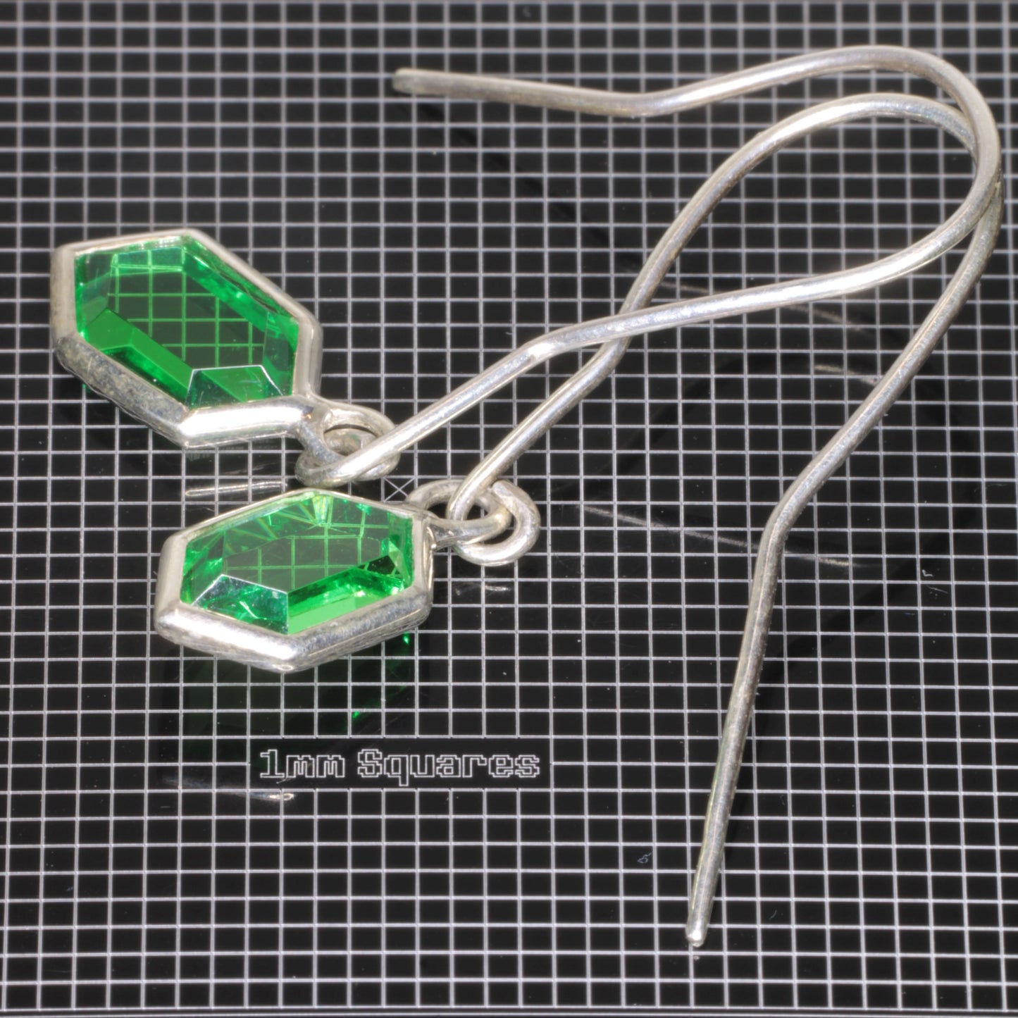 Earrings with Retrohex Gemstones made of Vanadium YAG