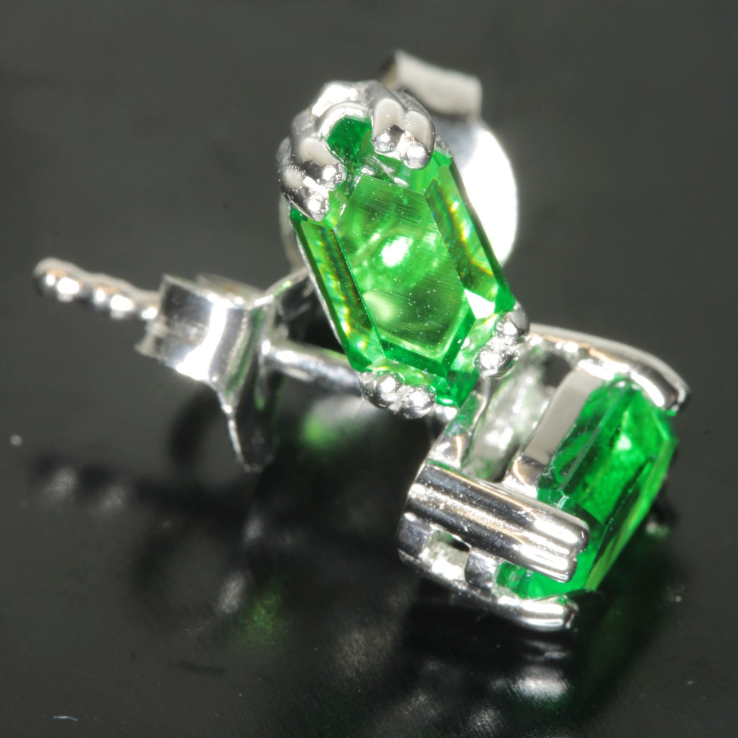 CTH:YAG Classic Thin RetroHex Stud Earrings 