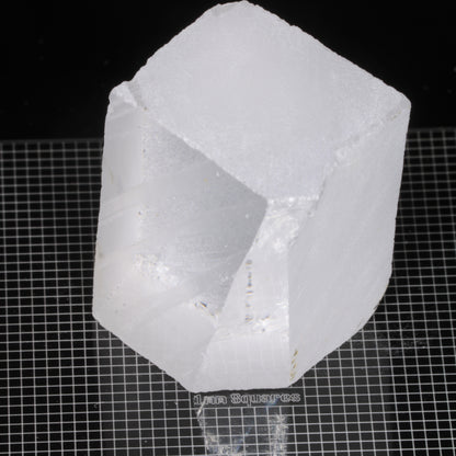 Chunk of Sapphire Grown for the F-35 Fighter Jet