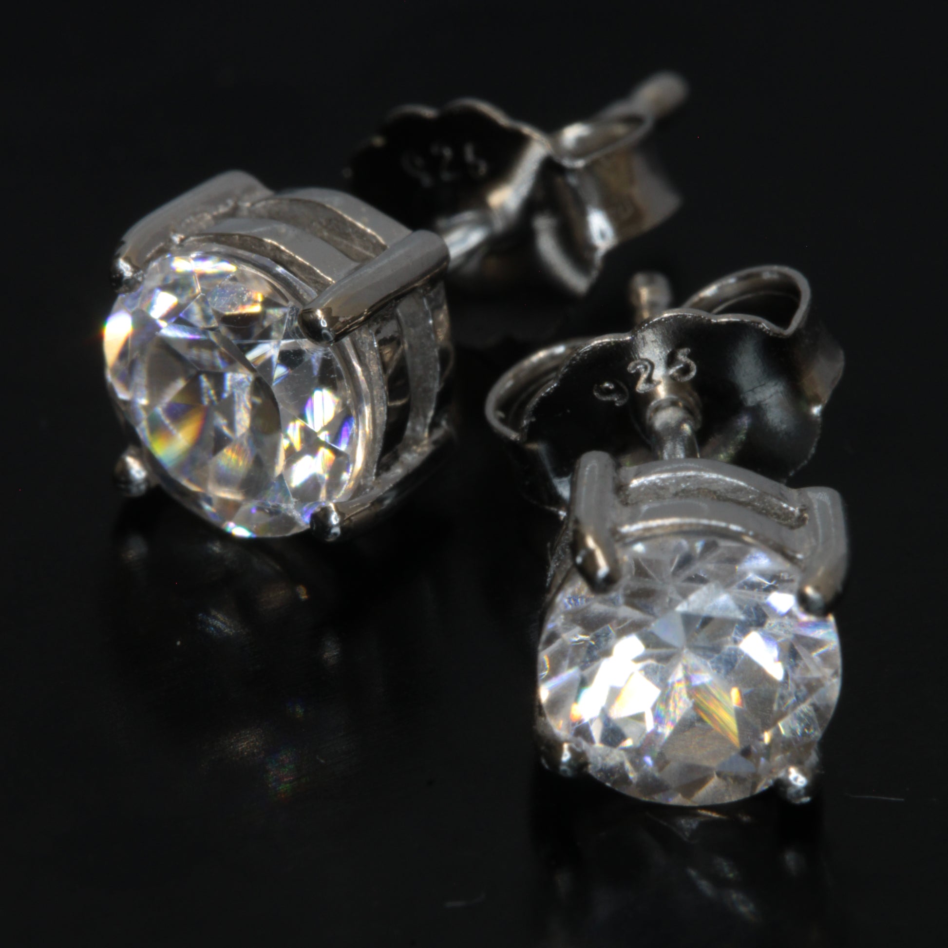 Two Stud Earrings faceted from TGG in sterling silver