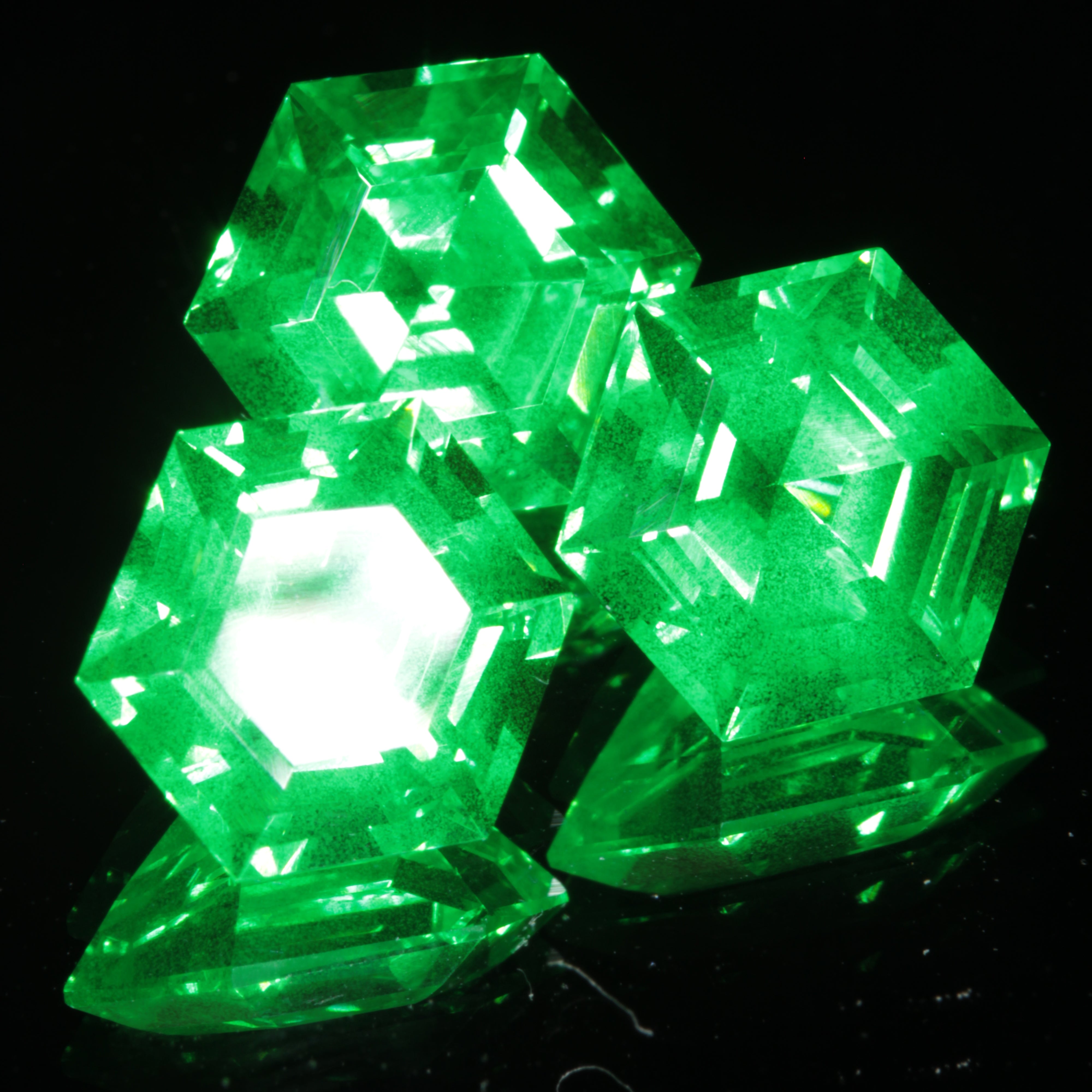 Faceted Vanadium YAG, Vivid Green Laser Garnet, YAG:V