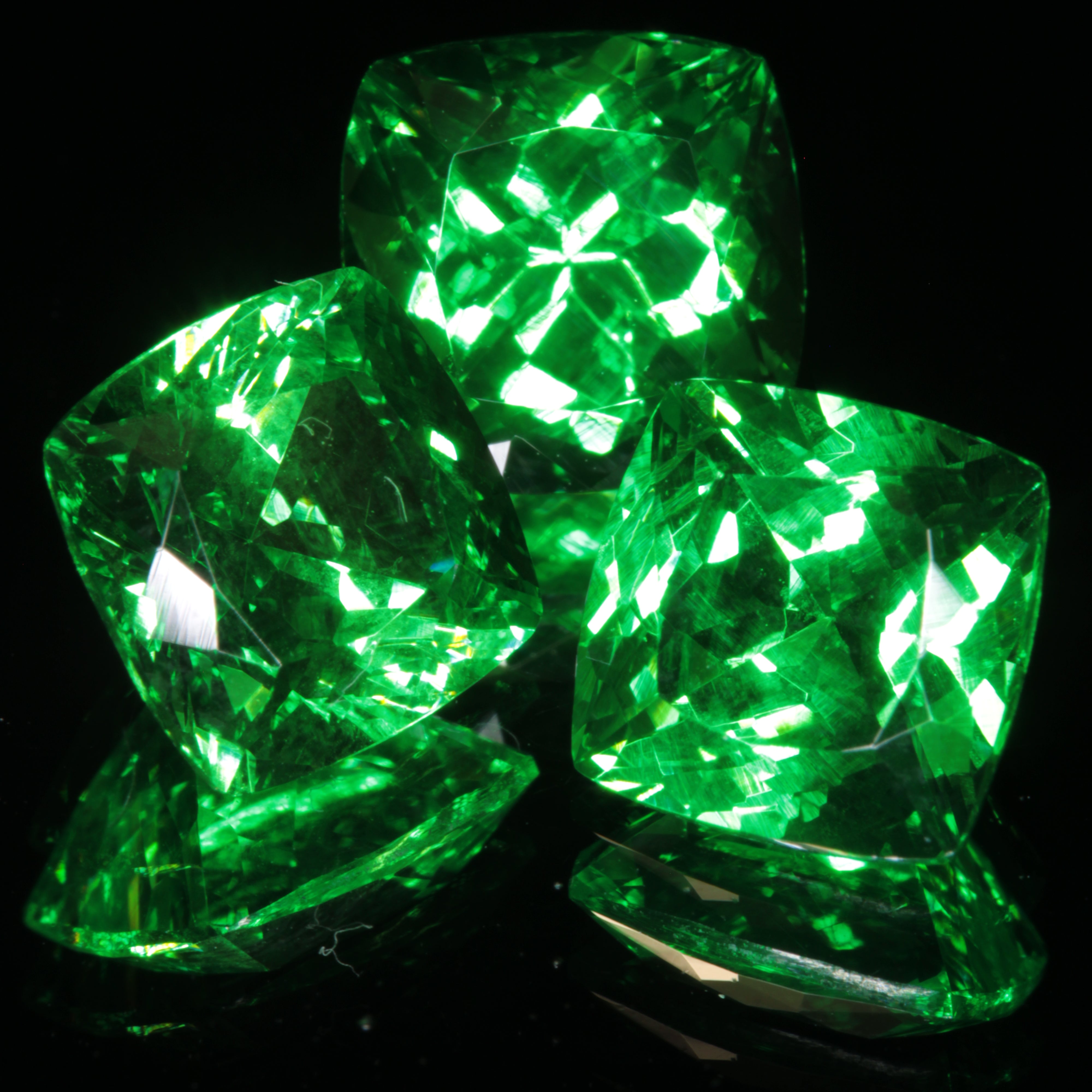 Faceted Vanadium YAG, Vivid Green Laser Garnet, YAG:V