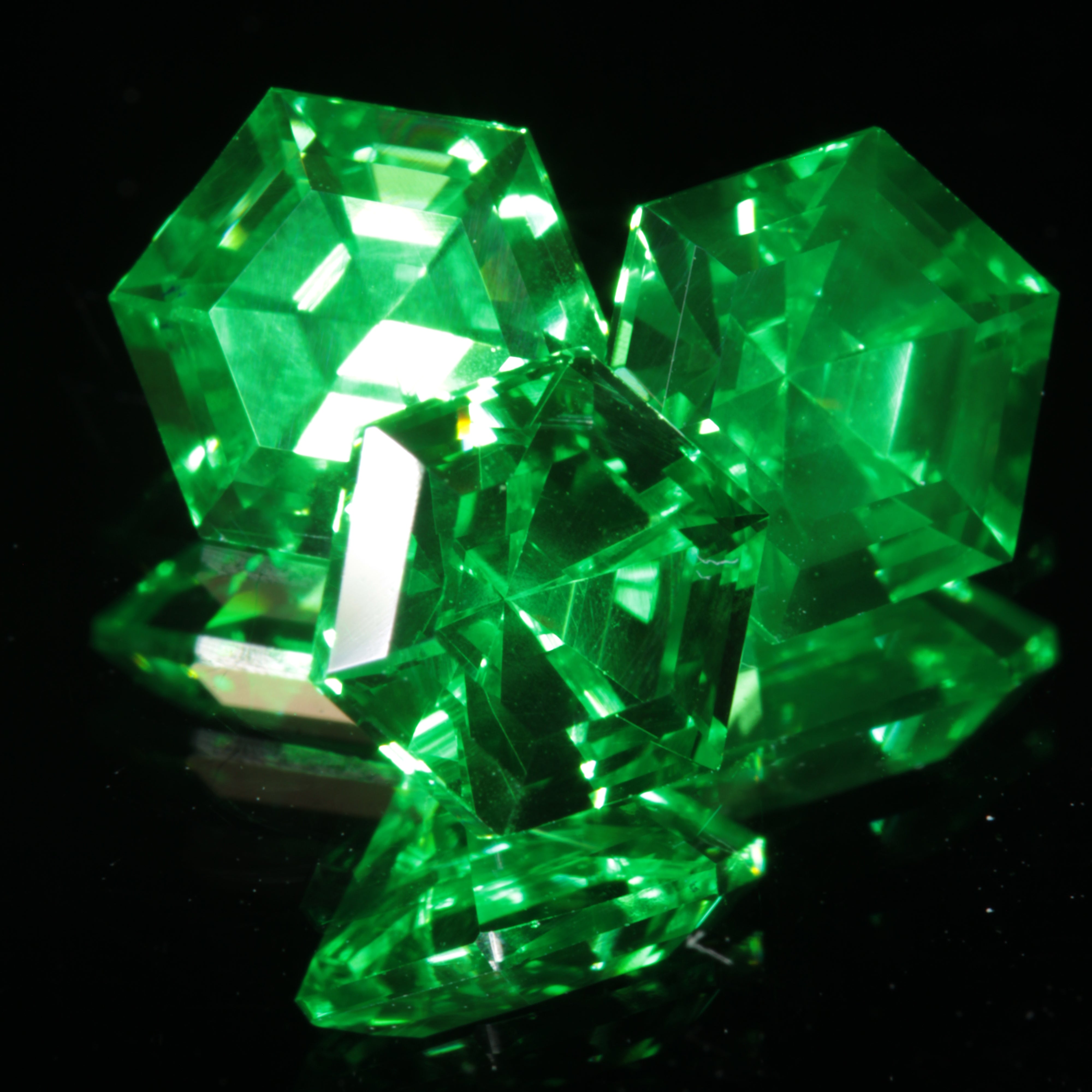 Faceted Vanadium YAG, Vivid Green Laser Garnet, YAG:V