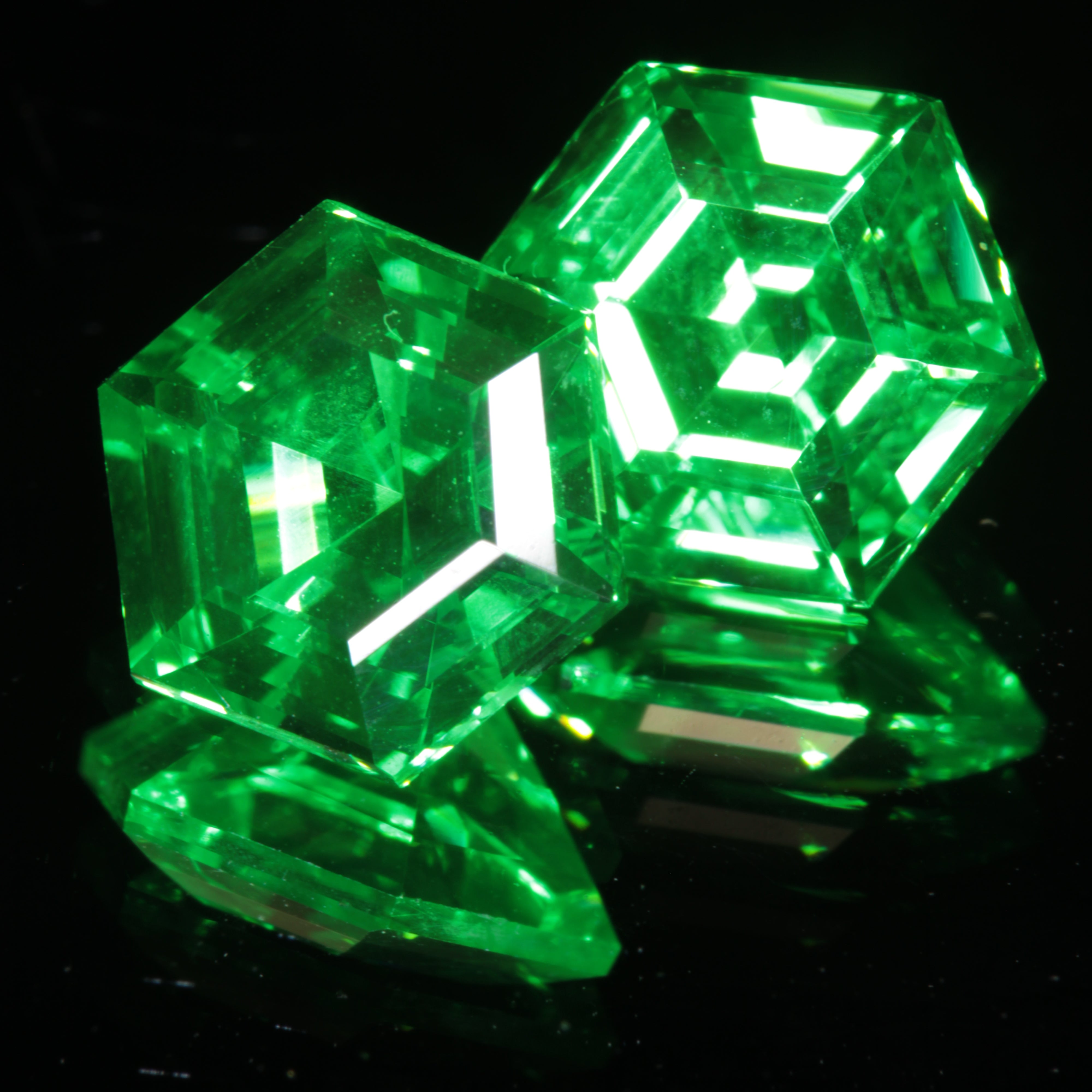 Faceted Vanadium YAG, Vivid Green Laser Garnet, YAG:V