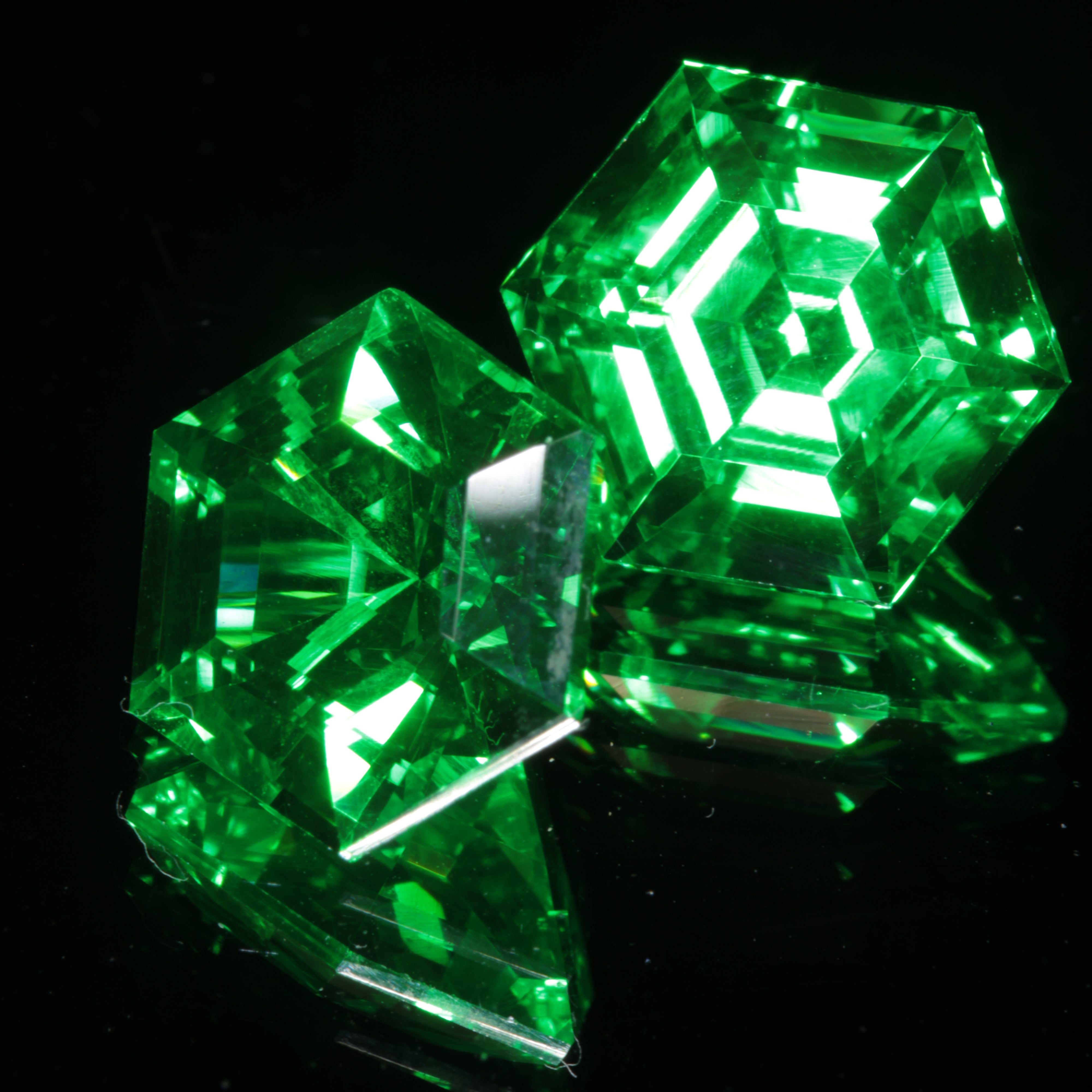 Faceted Vanadium YAG, Vivid Green Laser Garnet, YAG:V