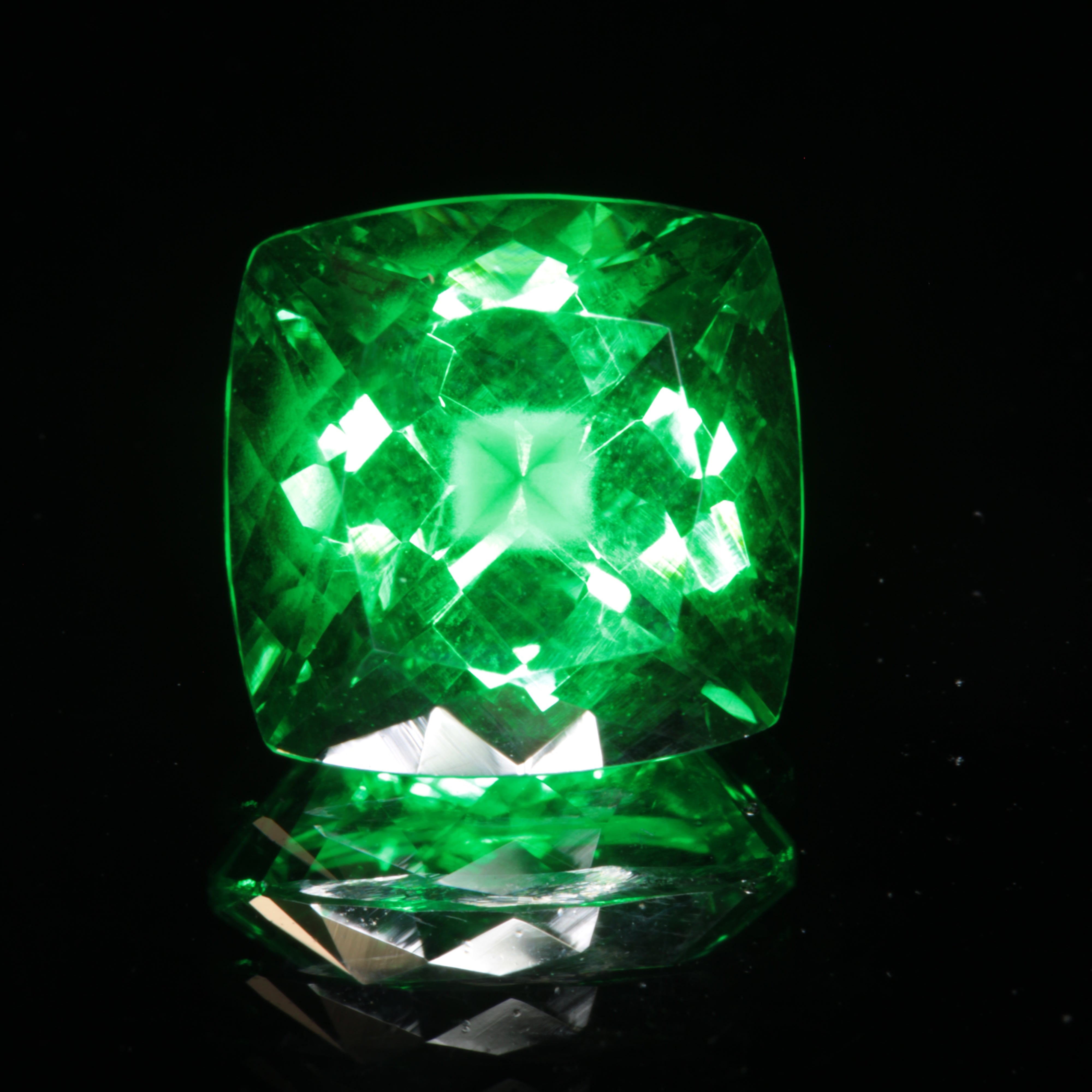 Faceted Vanadium YAG, Vivid Green Laser Garnet, YAG:V
