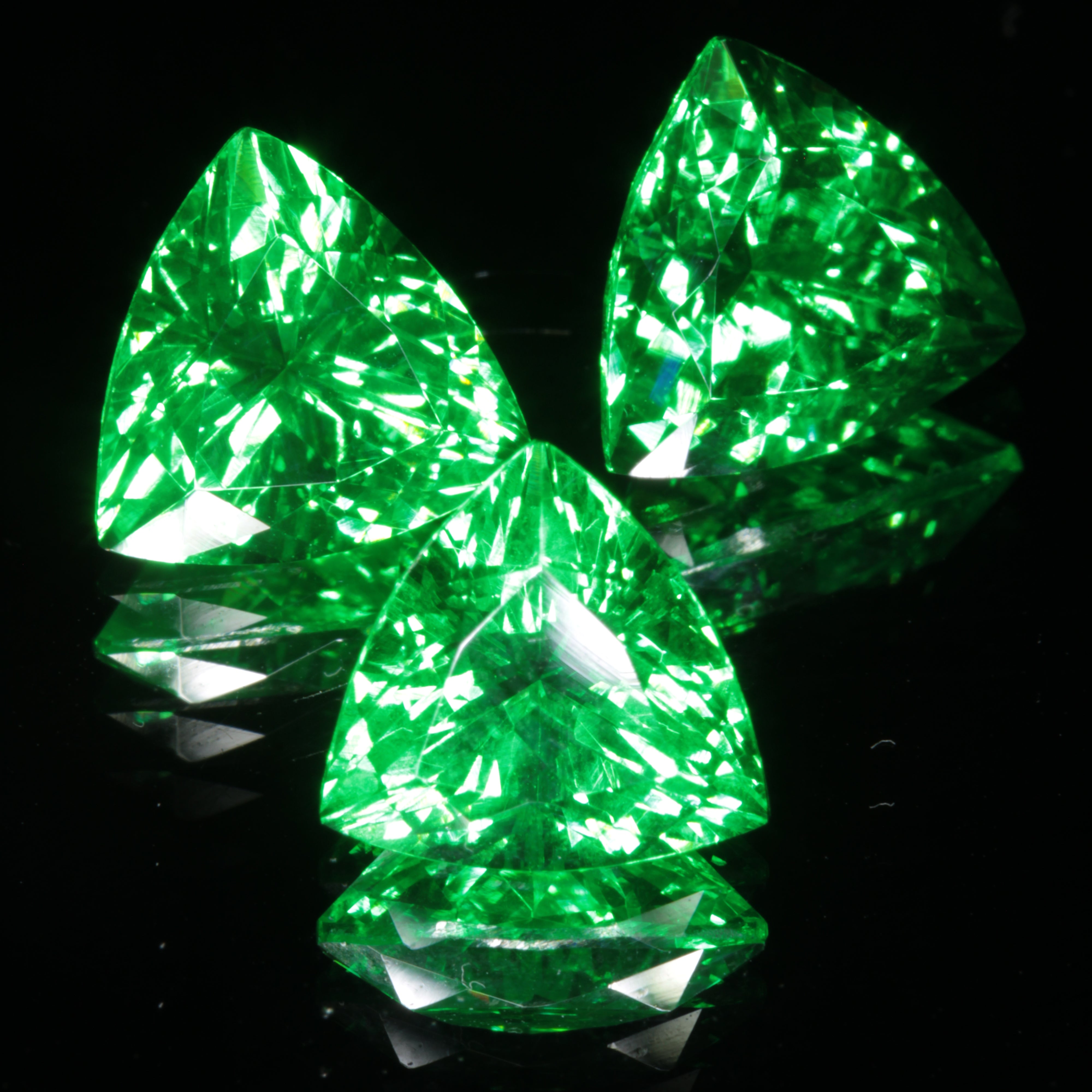 Faceted Vanadium YAG, Vivid Green Laser Garnet, YAG:V