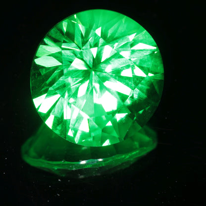 faceted vanadium YAG Round gemstone